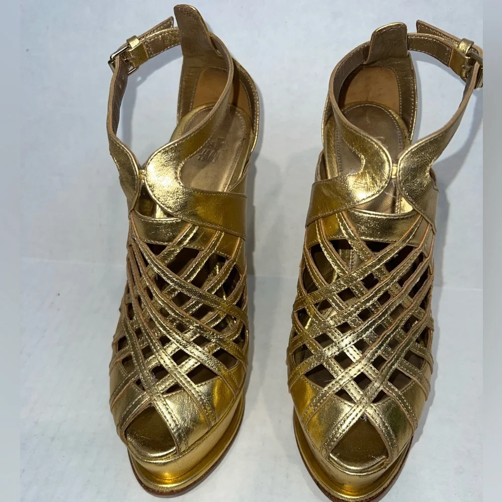 ANNA DELLO RUSSO X H&M Gold Platform Stiletto Heels ✨